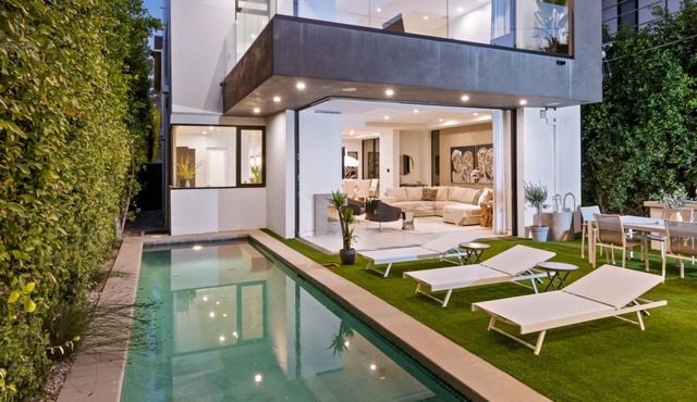 MODERN VILLA IN WEST HOLLYWWOD