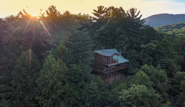 Moonlight Hideaway | Ellijay, GA