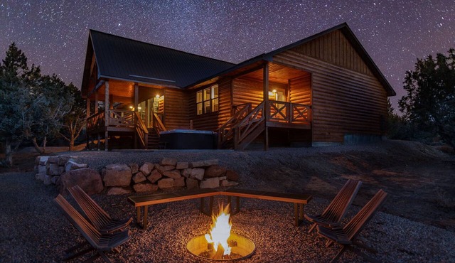 Moonlight Lodge | Private Hot Tub | Zion NP