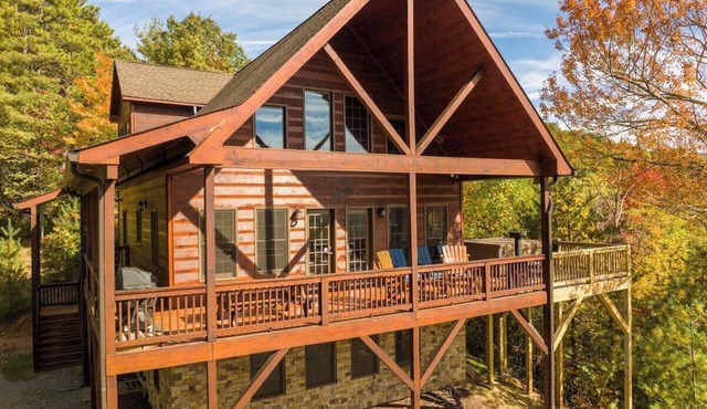Mountain Lodge on 57 Acres Hiking Trails Private Lake Hot Tub