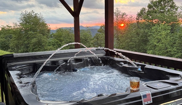 Mountain View Cabin @ 4300'/HotTub/Game Room/Near Asheville & Johnson City