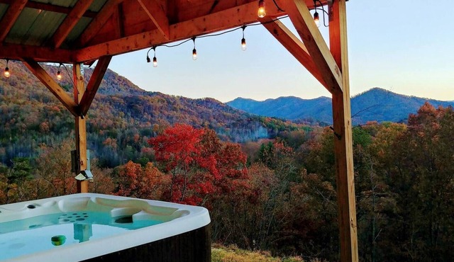 Mountain‑View Cabin on 3 Acres Hot Tub Near Downtown Bryson City & GSMNP