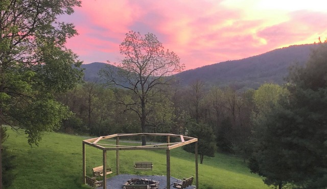 Mountain Views @ Sunset Ridge -Privacy and Seclusion!