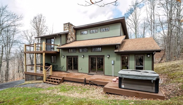Mountainside 86 - 314 Ridge Road Mountainside 86 - Lake Access, Hot Tub, Pet Friendly, Air Conditioning on Main Level