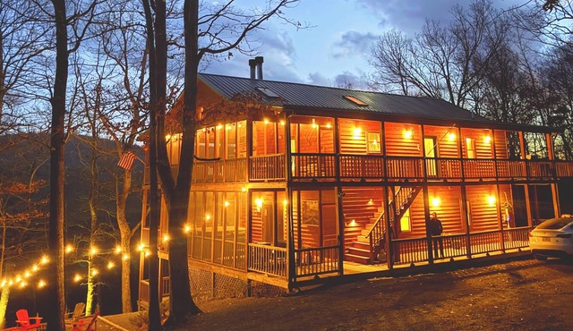 Mountainside Home in Lost River - Hot Tub, Sprawling Decks, Spacious