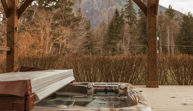 Mt Si Bungalow~ Minutes from downtown!