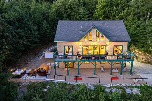 Mtn Views! Hot Tub, Sauna, Game Room, Sleeps 15