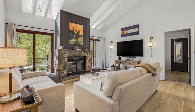 New Pool, Hot Tub & Sauna | 3BR Condo Sleeps 8