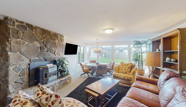 Ocean view 70s-themed home with beach access, grill, funky interior, & W&D