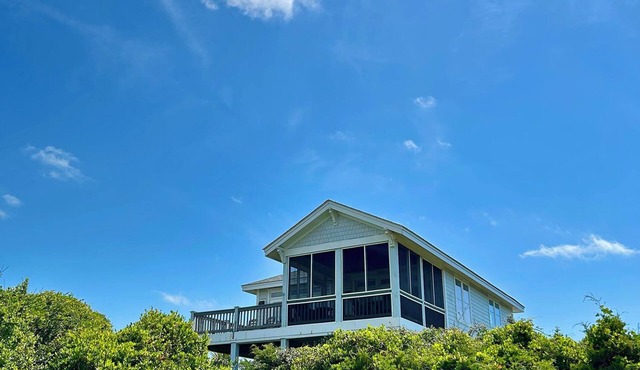 Ocean Views! Walk to Beach! Sun & Screened Porches. Both Clubs.