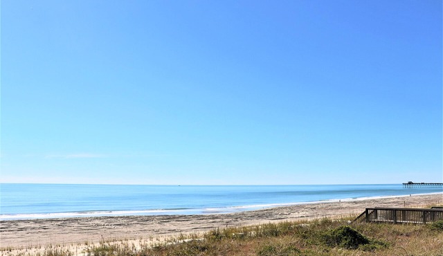Oceanfront 4BR with Panoramic Views & Beach Access