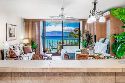 Oceanfront Kahana Condo Ocean View, Beachfront, Pool & Sleeps 4, Walkable Area