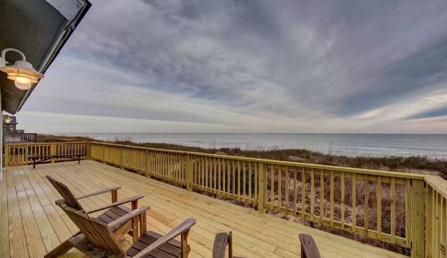 Old Bay Hideaway Oceanfront Cottage