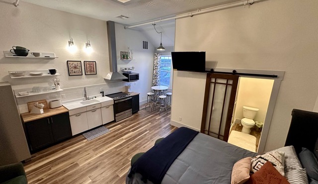 Opera House Suite 2