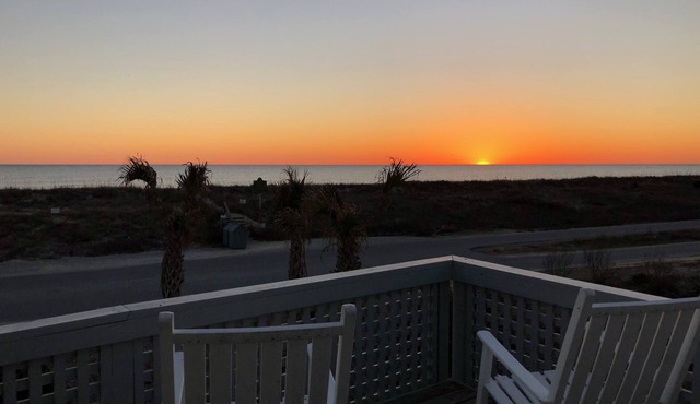 Panoramic Ocean Views & Stunning Sunsets