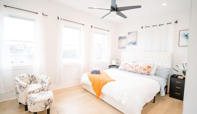Park View 4BR Gem: Rooftop, Garage & Metro Walk