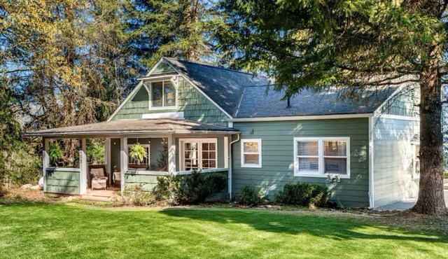Peaceful 2-Acre Farmhouse Retreat 2 King Beds + View