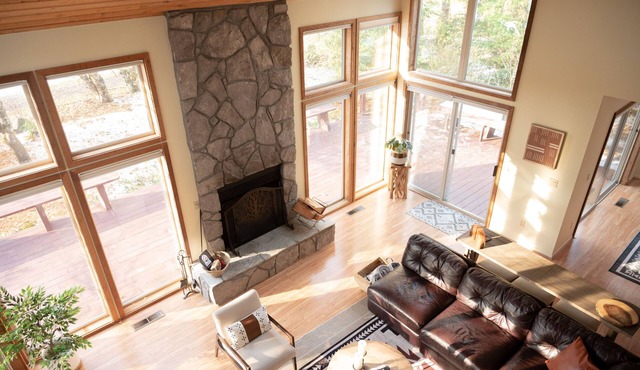 Peaceful mountain home on the golf course