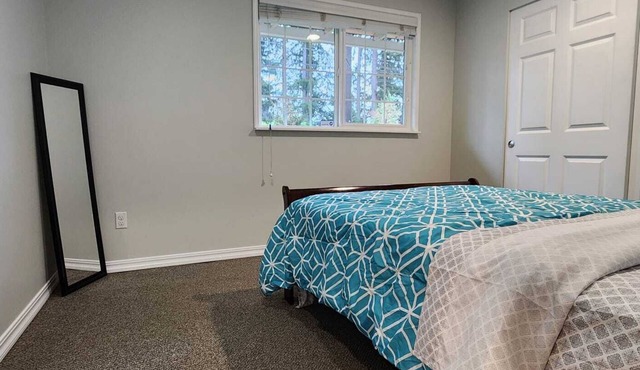 Pet-friendly 3B1B bungalow with huge yard in Bothell