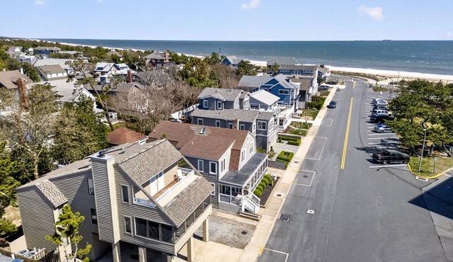 Pet Friendly Steps to the Beach and Boardwalk Downtown Rehoboth Beach