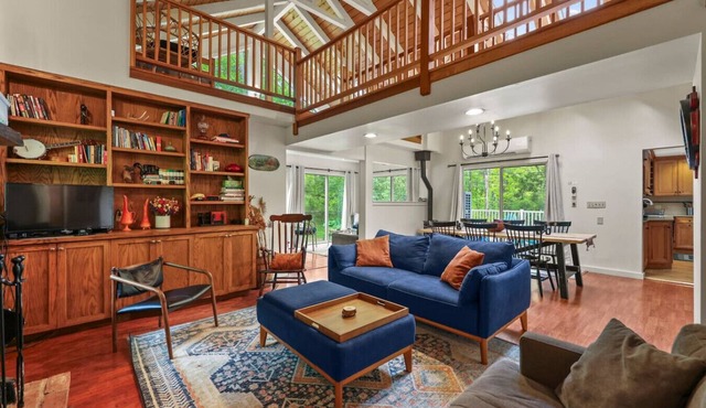 Pixley Forest | 15 Mins To Tanglewood Fireplace