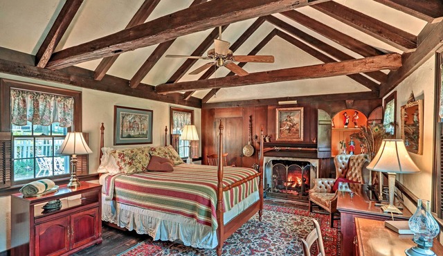 Pool & Courtyard: Timeless Home in Lansdale