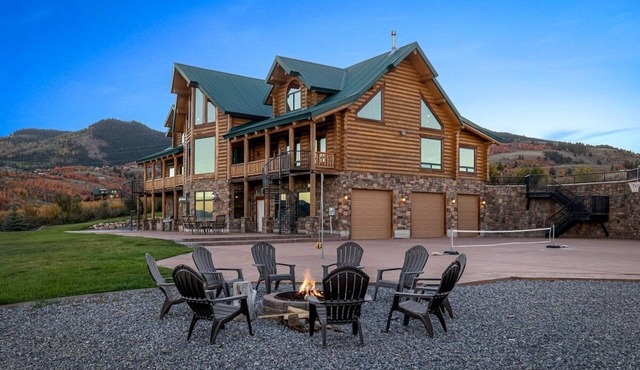 POOL in Huge Cabin, Sleeps 43+, Tons of Parking