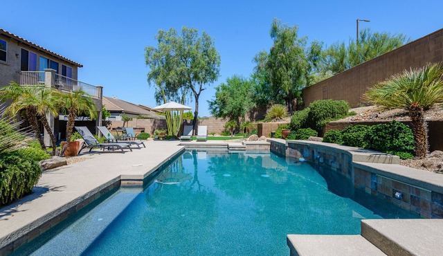 Pool Table, Optional Heated Pool, Mountain Views, Amenities Galore.... in Phoenix