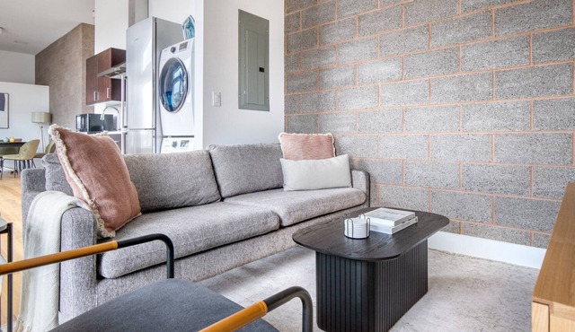 Premium Cherry Creek 2BR w/ W/D, Roof & Lounge, nr mall, by Blueground