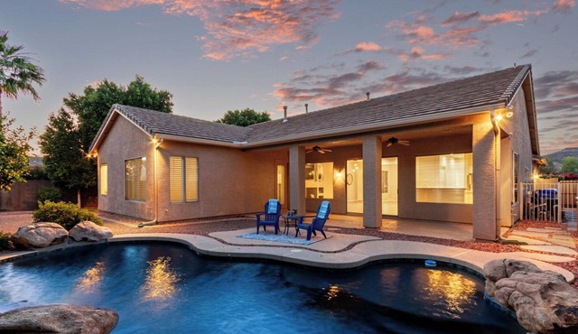 Private 5-bed 3-bath Oasis in North Phoenix with Mountain Views in Phoenix