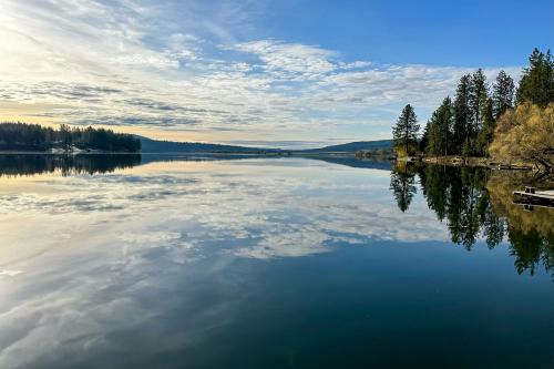 Private Lake Access & Dock: Home Near Spokane