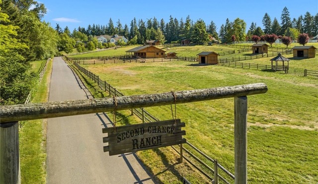 Private Luxury 6-Acres Estate/Pool Court & Goats