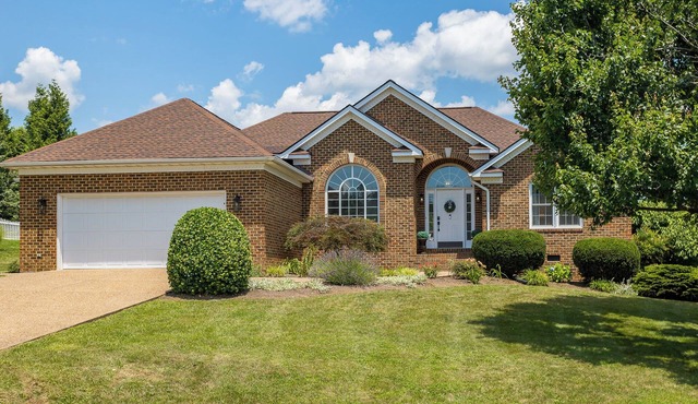 Private & Spacious - Firepit - Fireplace - Near JMU & Massanutten - Sleeps 10