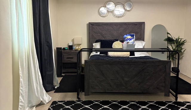 Private Suite: Hotel Perks, Snacks & Fast WiFi near Baltimore & Top Hospitals