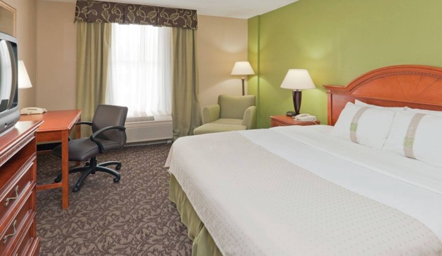 Quality Inn & Suites Downtown Mansfield