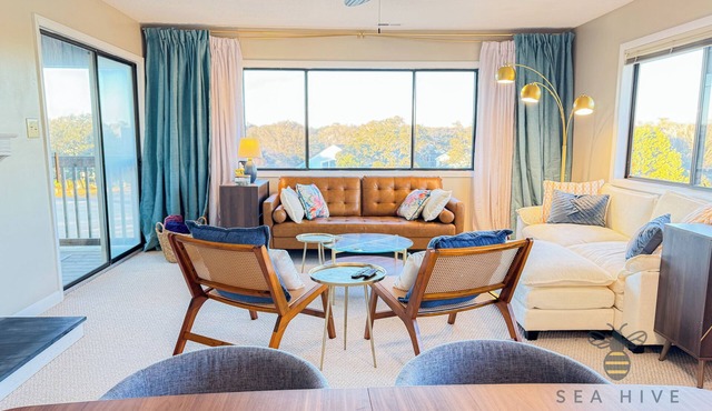 Quiet Island Getaway for 8