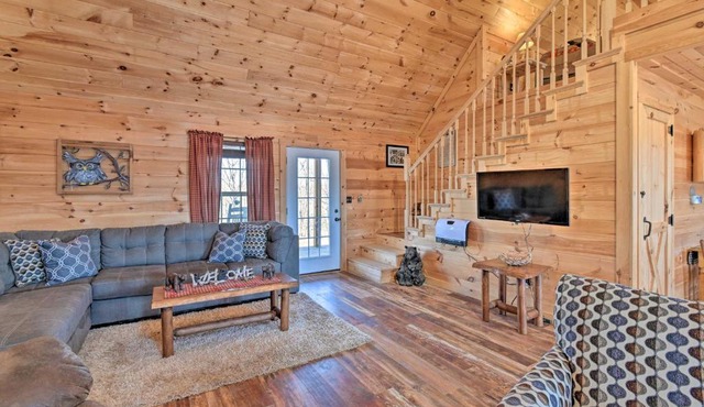 Quiet & Secluded Berea Cabin on 70-Acre Farm!