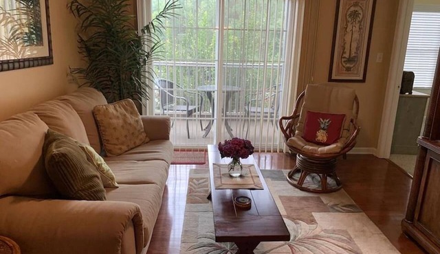 Reasonable Rates: Beautiful Condo Close to Beach, Restaurants, Shopping & More!