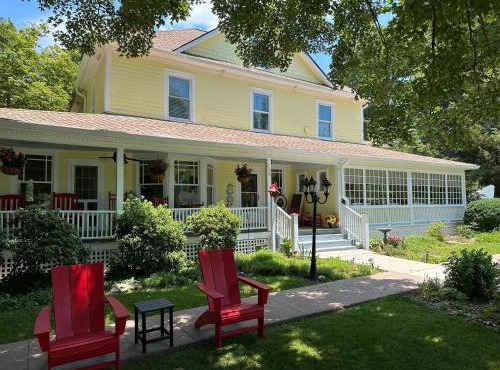 Red Rocker Inn