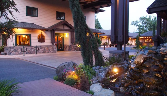 Redwood Hyperion Suites