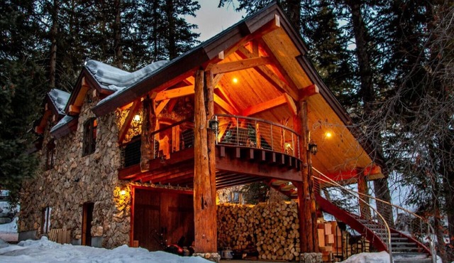 Refined creekside retreat Barrel sauna overlooking the river Hot tub Firelit evenings Minutes to Sundance