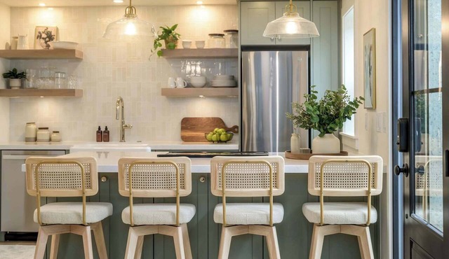 Refined Modern Suite w/Round Valley Trail Access