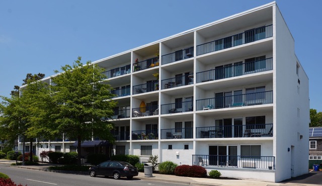 Rehoboth Ave Condo w/Parking Sleeps 4 Clean/Updated/Comfortable