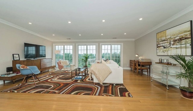 Retro Modern 2 Bdrm 2 Bath Condo