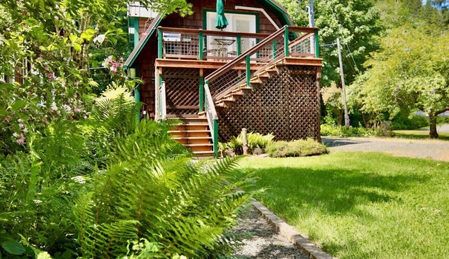 Riverfront Loft Retreat w/BBQ & Fire Pit in Clallam County