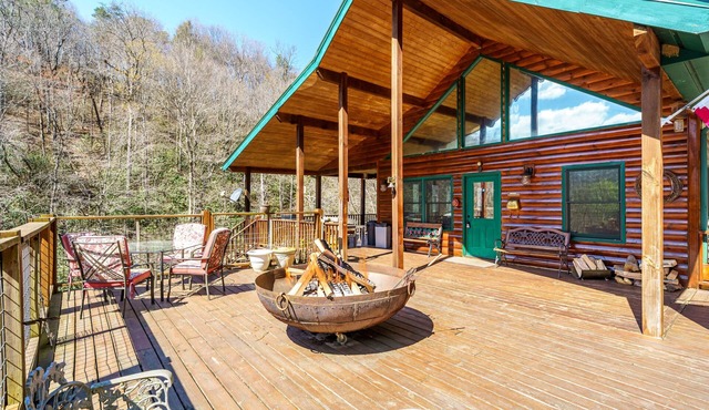 Riverfront Retreat with Hot Tub & Sauna