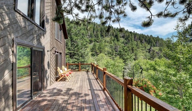 Rock Mountain View, wrap around deck beautifully secluded.