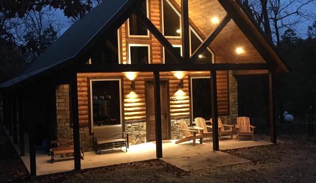 Rowdy Beaver Cabin~Fishing~Pool Table~Horseshoes~XBox~Hot Tub~Gas Grill~Fire pit