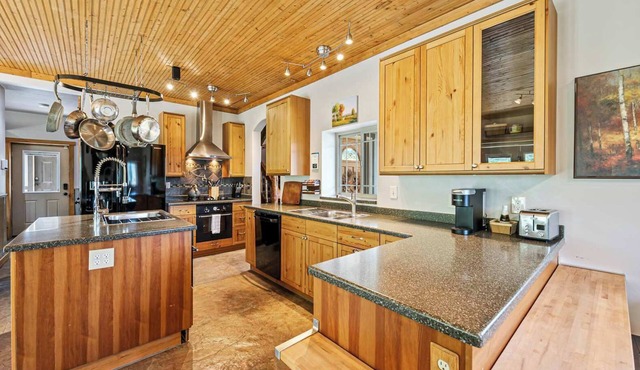 Rustic 5BR Retreat | Hot Tub, Near Park City