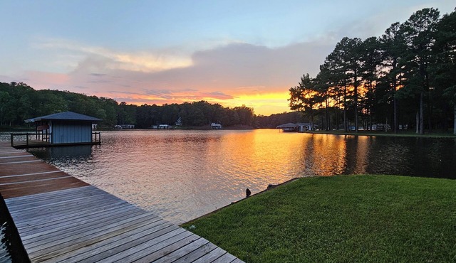 Rustic Charm on Private Cove - Boat Ramp and Dock